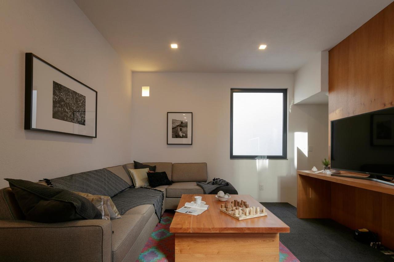 Suites Everness Guadalajara Esterno foto